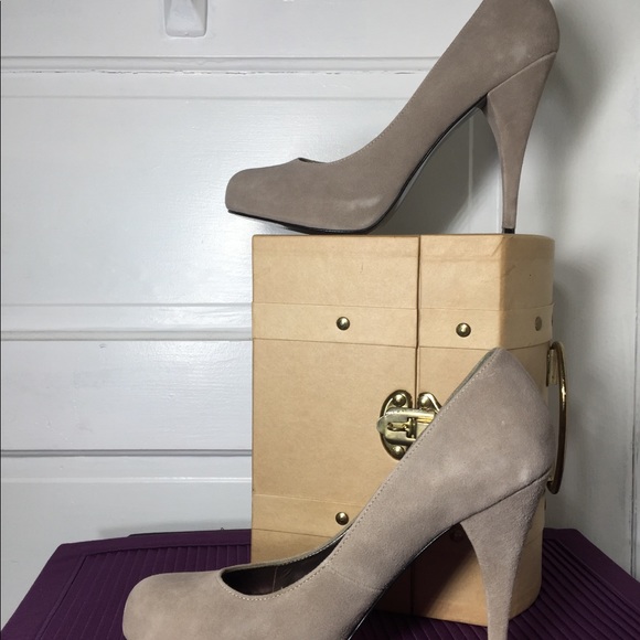 Steve Madden Light Beige Suede Pump Sz10 - Picture 3 of 7